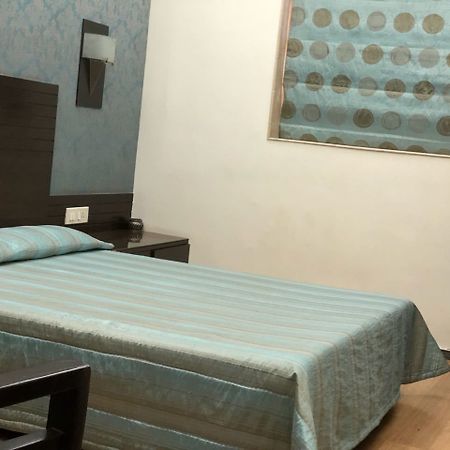 Hotel Sweet Home Mumbai Exterior photo